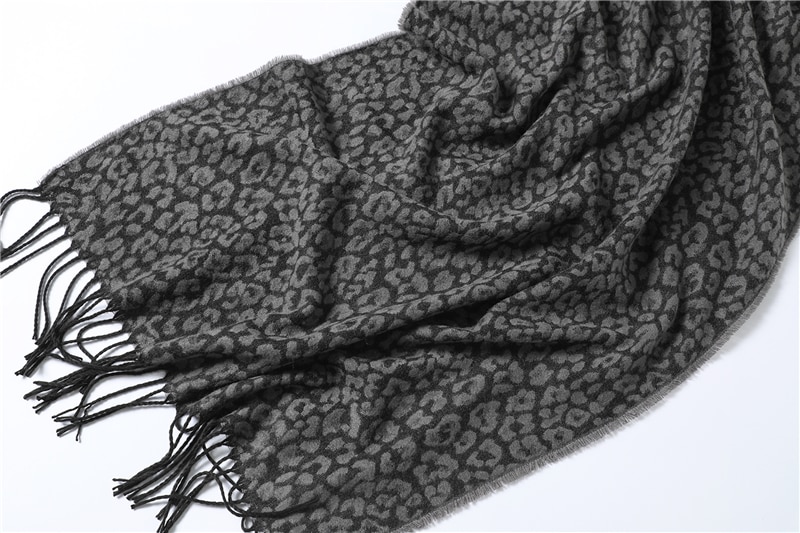 Women's Leopard Print Winter Scarf Women's Leopard Print Winter Scarf