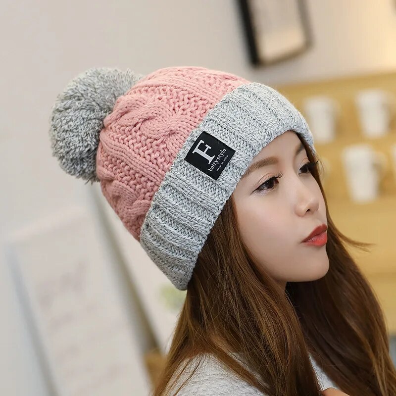 Women's Knitted Winter Beanie with Pompom Women's Knitted Winter Beanie with Pompom