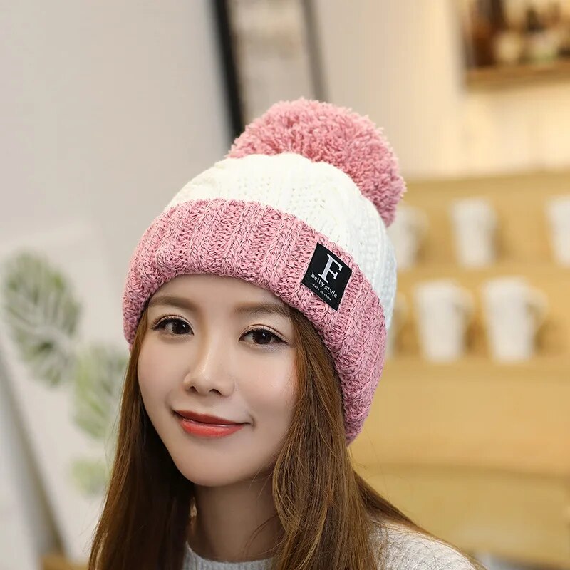 Women's Knitted Winter Beanie with Pompom Women's Knitted Winter Beanie with Pompom