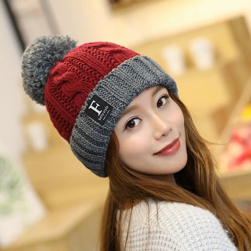 Women's Knitted Winter Beanie with Pompom Women's Knitted Winter Beanie with Pompom